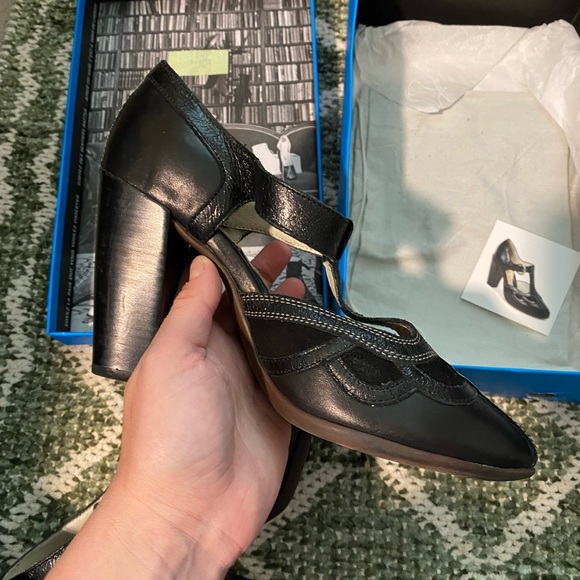 John Fluevog Sigourney Black Leather Heels - Picture 12 of 16